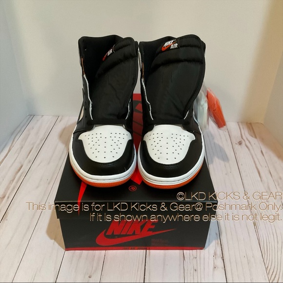 Jordan 1 Retro High Electro Orange - Picture 3 of 7